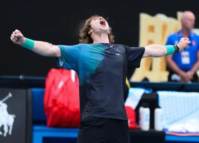 表情痛苦 表情痛苦